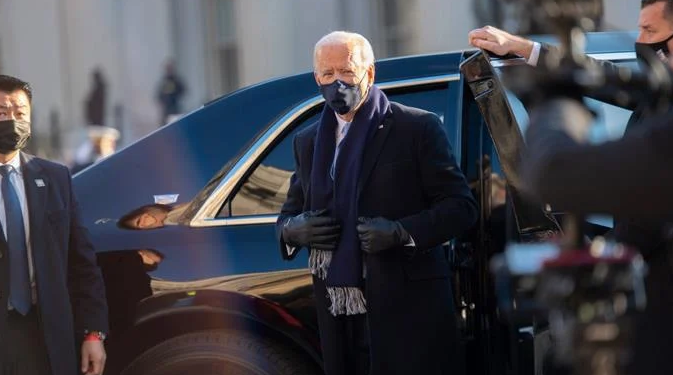 Biden anuncia que pasajeros que viajen a EEUU deberán hacer una cuarentena a su llegada