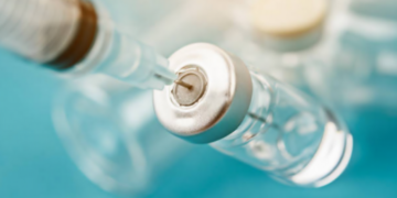 Se entrega jefe de bomberos en EEUU buscado por robo de vacunas anticovid