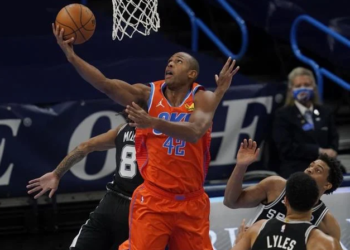 Horford anota 10 puntos, toma 7 rebotes y da 3 asistencias en revés del Thunder