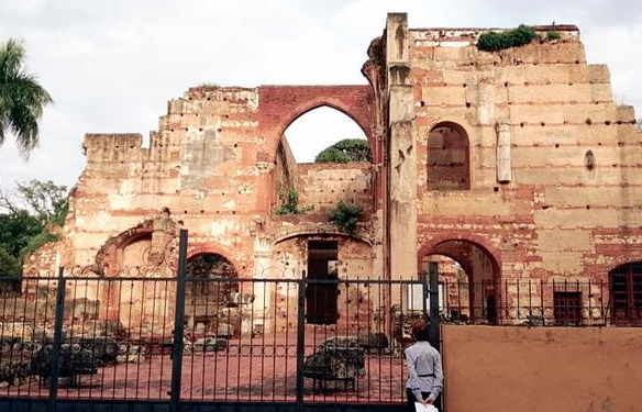 Zona Colonial: Hospital tenía Iglesia ‘caliente’