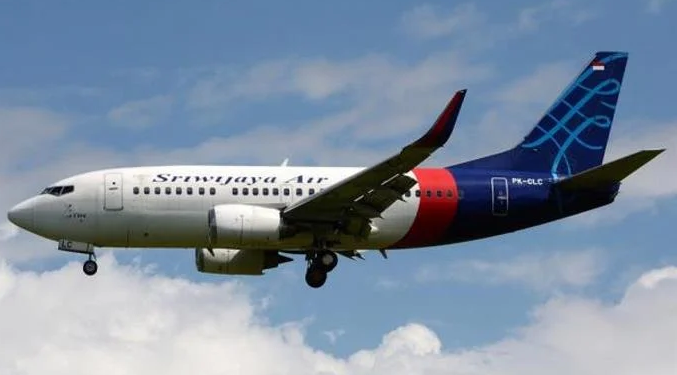 Indonesia confirma el accidente de un avión con 62 personas a bordo