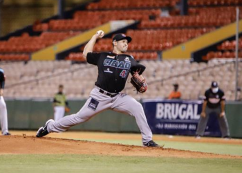 Paolo Espino lanza bien y Gigantes del Cibao vuelven a superar a las Águilas