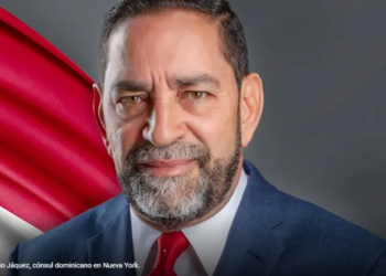 Cónsul en NY, Eligio Jáquez, anuncia rebajas en libreta de pasaporte y otros documentos