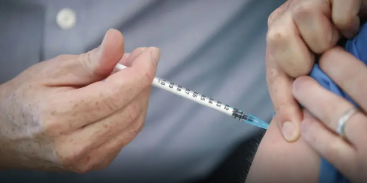 Francia recomienda una sola dosis de vacuna a quienes ya han pasado la covid