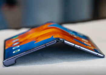 Huawei presenta celular plegable, pese a sanciones de Estados Unidos