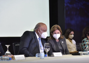 Docencia semipresencial gradual iniciará el 6 de abril; estudiantes serán divididos en grupos