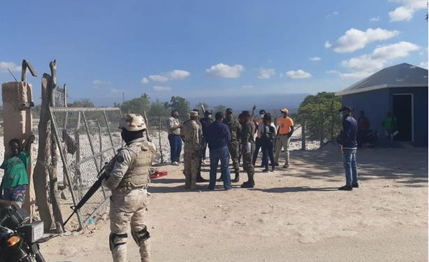 Muro iniciaría por la frontera de Pedernales