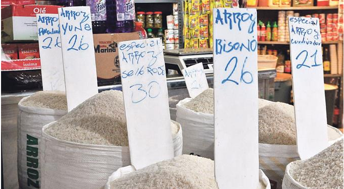 Crece malestar por alzas en los alimentos básicos