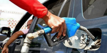 Combustibles se mantienen invariables; Gobierno asumiría RD$111 millones