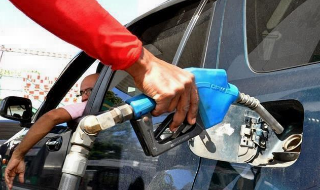 Combustibles se mantienen invariables; Gobierno asumiría RD$111 millones