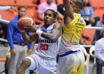 Multan y suspenden responsables de incidente en partido de baloncesto