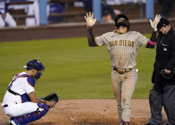 Tatís sacude 2 jonrones y Padres arrollan a Dodgers