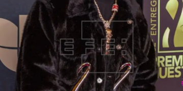 Anuel AA compra el equipo puertorriqueño de baloncesto Capitanes de Arecibo