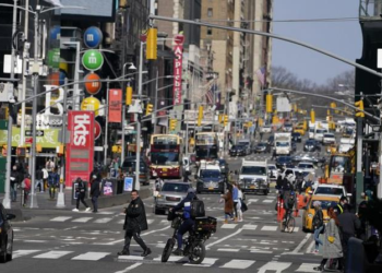 Nueva York levanta restricciones COVID