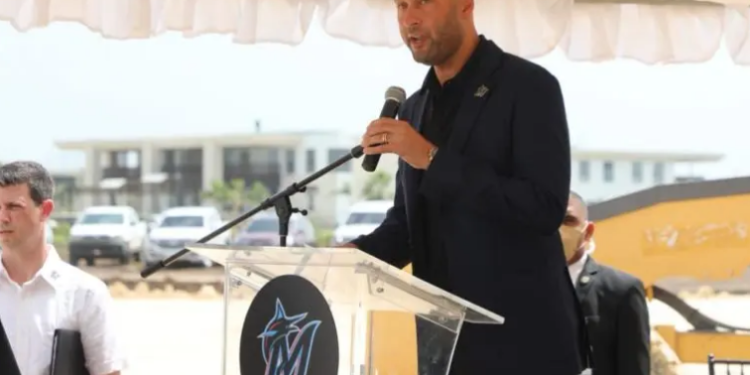 Abinader encabeza el inicio de construcción de una academia propia de los Marlins