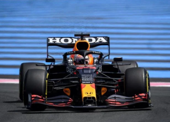 Verstappen marca el ritmo en la segunda sesión de libres