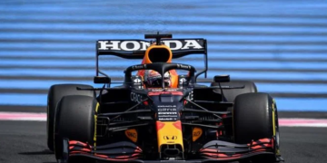 Verstappen marca el ritmo en la segunda sesión de libres