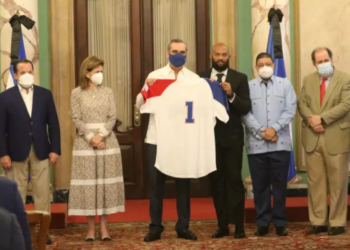 Presidente Abinader entregará bandera a delegación va a Tokio