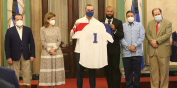 Presidente Abinader entregará bandera a delegación va a Tokio