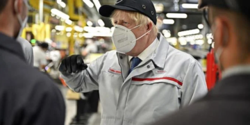 Inglaterra podría abandonar pronto el uso de mascarillas