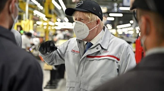 Inglaterra podría abandonar pronto el uso de mascarillas