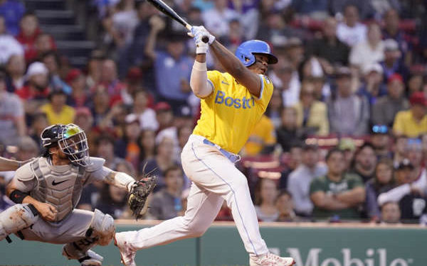 Medias Rojas arrasan sobre Tigres