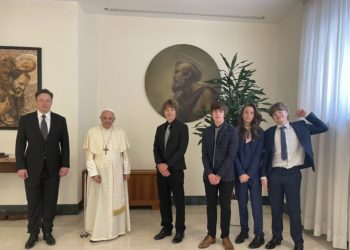 Elon Musk se reúne con el Papa Francisco