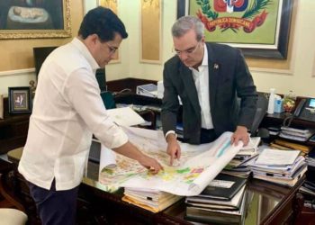 Abinader y Collado revisan la remodelación de la Duarte con París