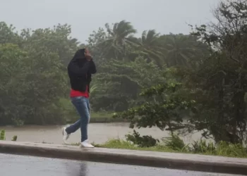 El huracán Fiona golpea a República Dominicana luego de causar «daños catastróficos» en Puerto Rico
