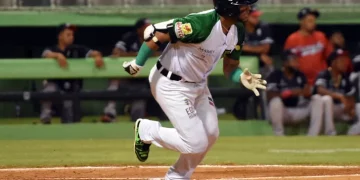 Estrellas ganan histórico partido con corredor designado ante Leones