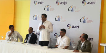 David Collado considera un abuso vuelos de Nueva York al país cuesten hasta $ 1,700 dólares