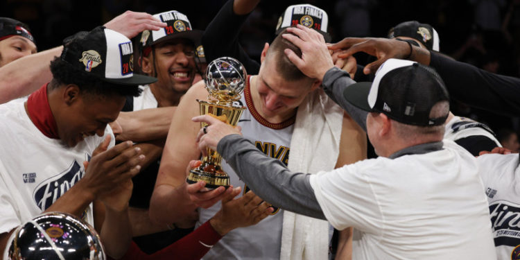 Se fueron los Lakers, Denver completa barrida y está en las Finales de la NBA