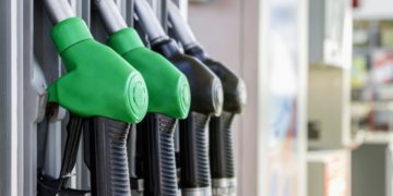 Después de un año congelados, el gobierno anuncia rebajas a precios de las gasolinas y el gasoil