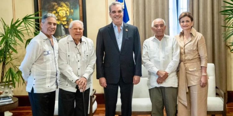Todo listo para inmortalización de Casado, Solano y Cáffaro en el Bulevar de las Estrellas
