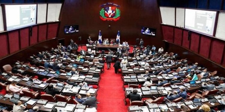 Nueva ley combatirá a los “shiperos”, la piratería y el acoso