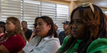 Mujeres conducirán camiones colectores en Santo Domingo Este