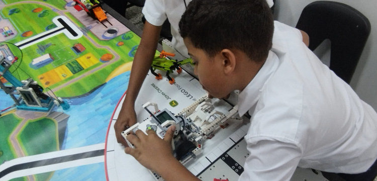 Robótica transforma vida de niños de escasos recursos