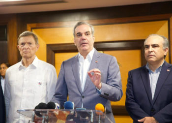 Abinader define como «histórico y estratégico» su viaje a Guyana