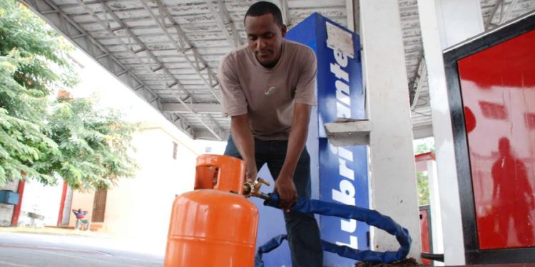 Cinco combustibles bajarán de precio la próxima semana