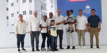 Desplazados de la Cañada Gurabo en Santiago recibieron 150 apartamentos