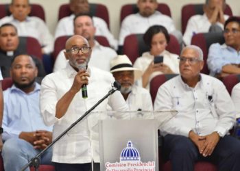 El presidente Abinader entrega el remodelado Polideportivo Eleoncio Mercedes