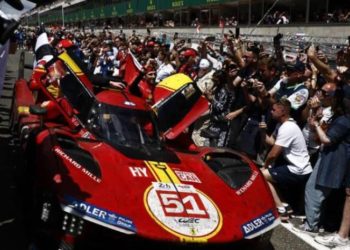 Ferrari destruye un Toyota en su retorno a las 24 Horas de Le Mans