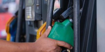 Gobierno congela precio de las gasolinas y baja el GLP