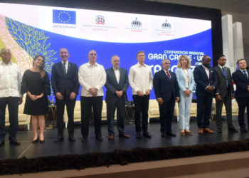 Países caribeños ponen en debate cómo hacer rentable el sargazo