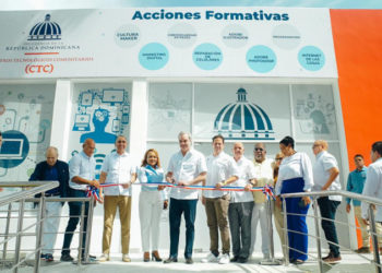 Abinader entregó ayer un proyecto de viviendas en San Pedro de Macorís