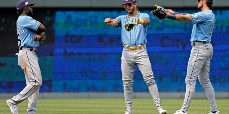 Con 2 jonrones de José Siri, Rays superan 6-1 a Reales en el primero de una doble cartelera