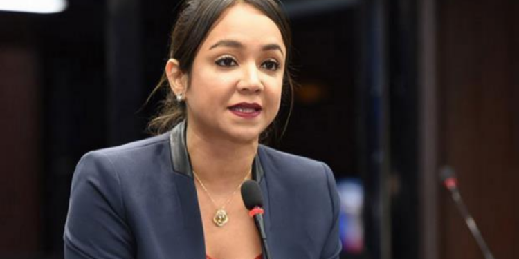 Faride Raful desea continuar como senadora del Distrito Nacional